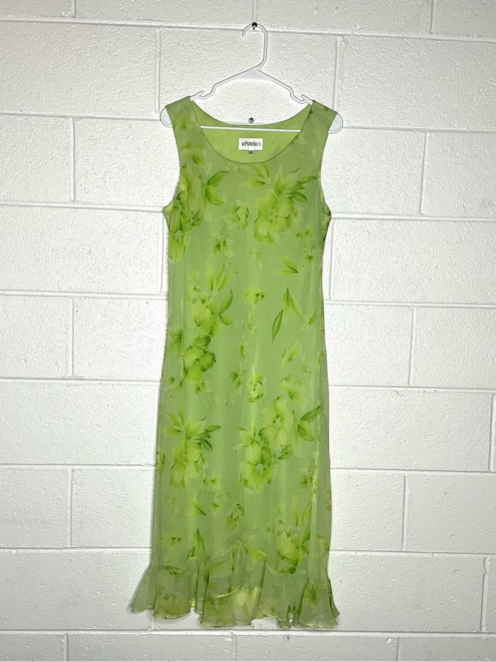 < Vintage 90’s Studio I Green Floral Ruffled Hem Midi Dress >